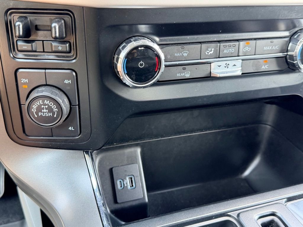 Used 2023 Black Ford XLT image 33
