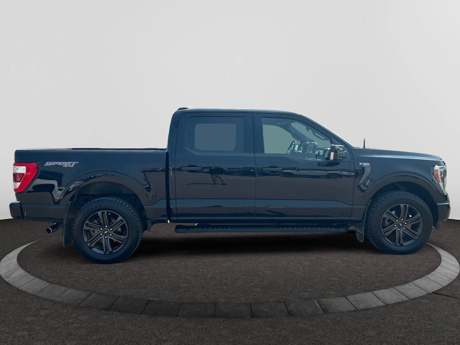 Used 2022 BLACK METAL Ford LARIAT SuperCrew image 6