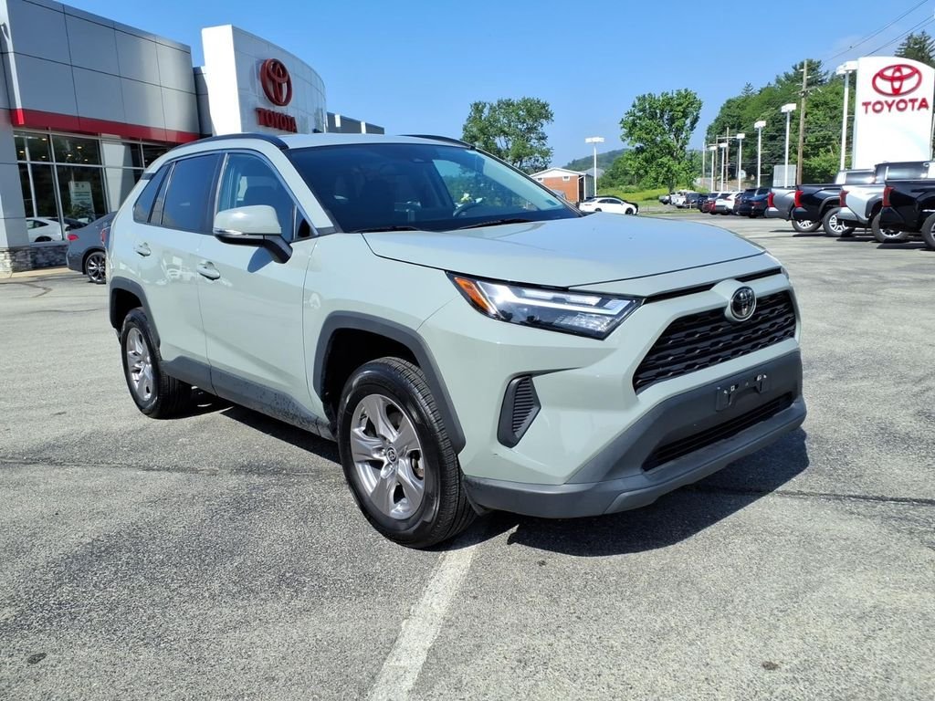 2023 Toyota RAV4 XLE - Photo 2