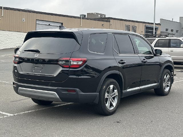 Used 2024  Honda EX-L image 4