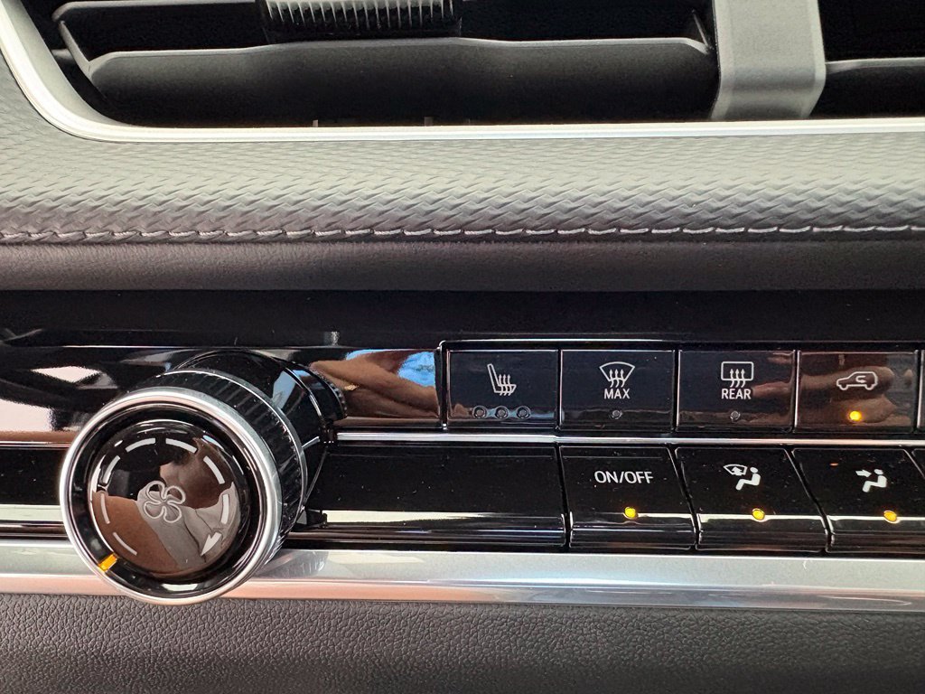 New 2027 Mosaic Black Metallic Chevrolet LT image 10