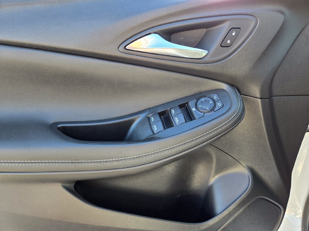 Used 2023 SUMMIT WHITE Buick Preferred image 18