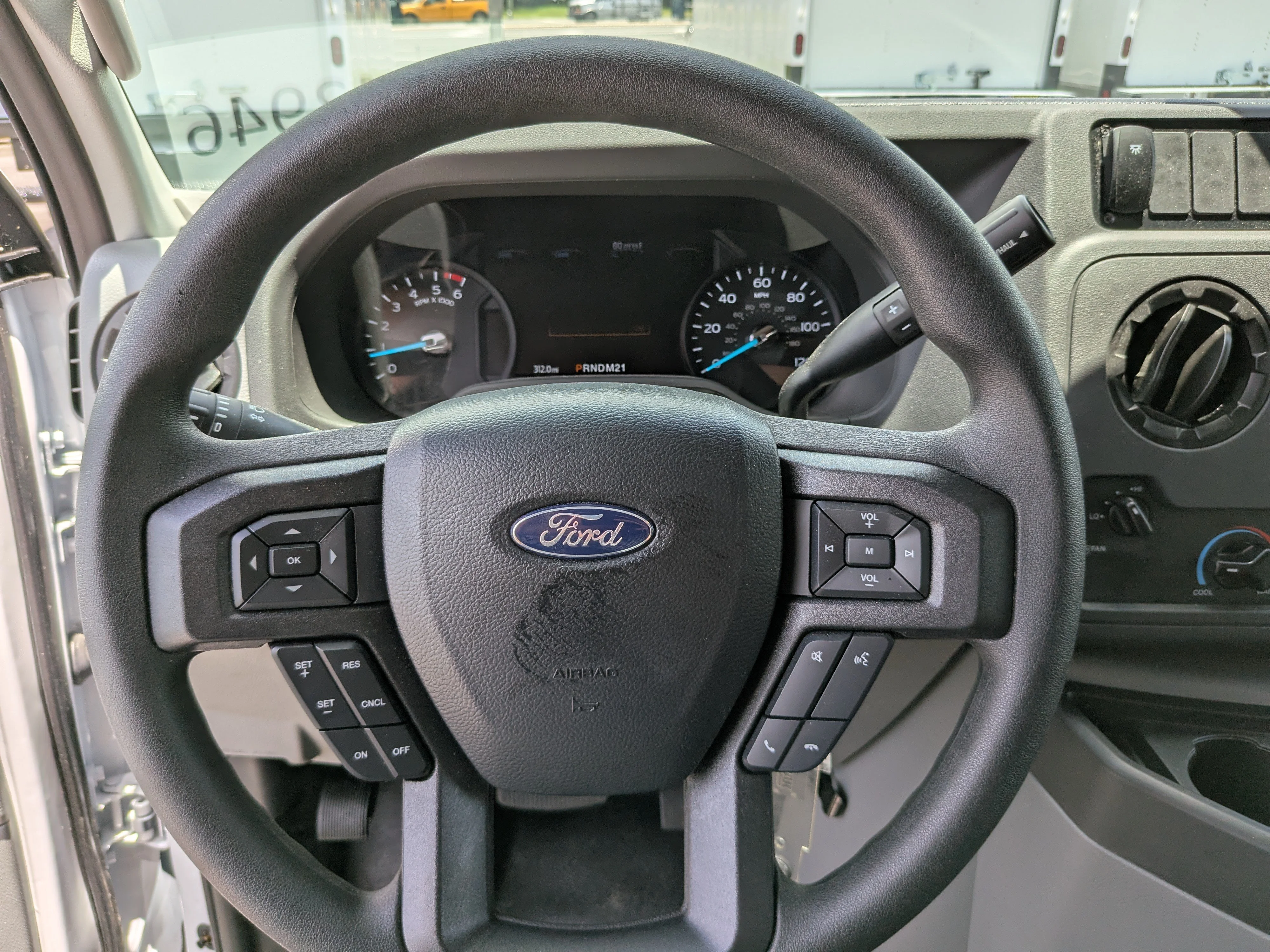 New 2026 Oxford White Ford E-350 SRW image 25