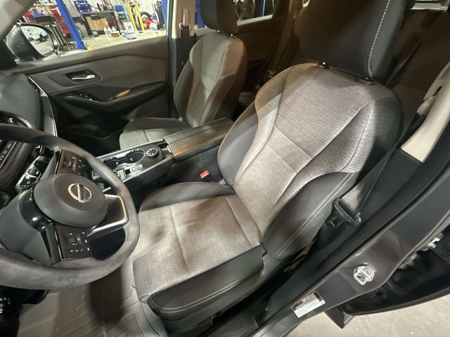 Certified Used 2021 Gun Metallic Nissan SV image 17
