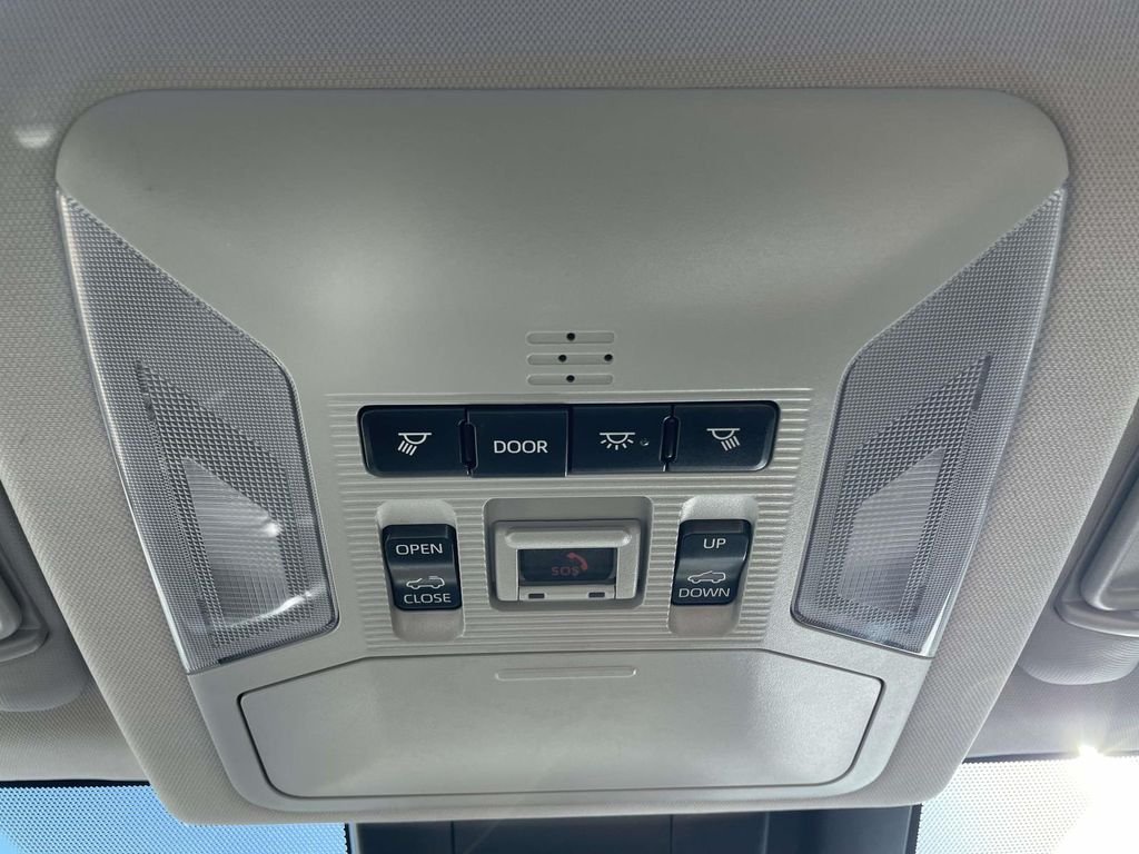 2021 Toyota RAV4 XLE Premium - Photo 23