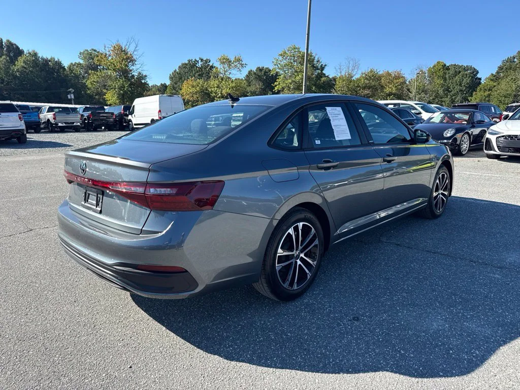 Used 2025 Gray Volkswagen 1.5T Sport image 5