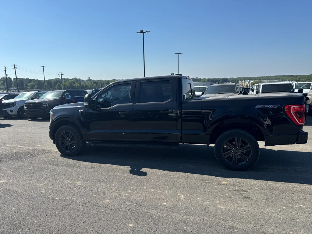 Used 2022 Agate Black Metallic Ford XLT image 8