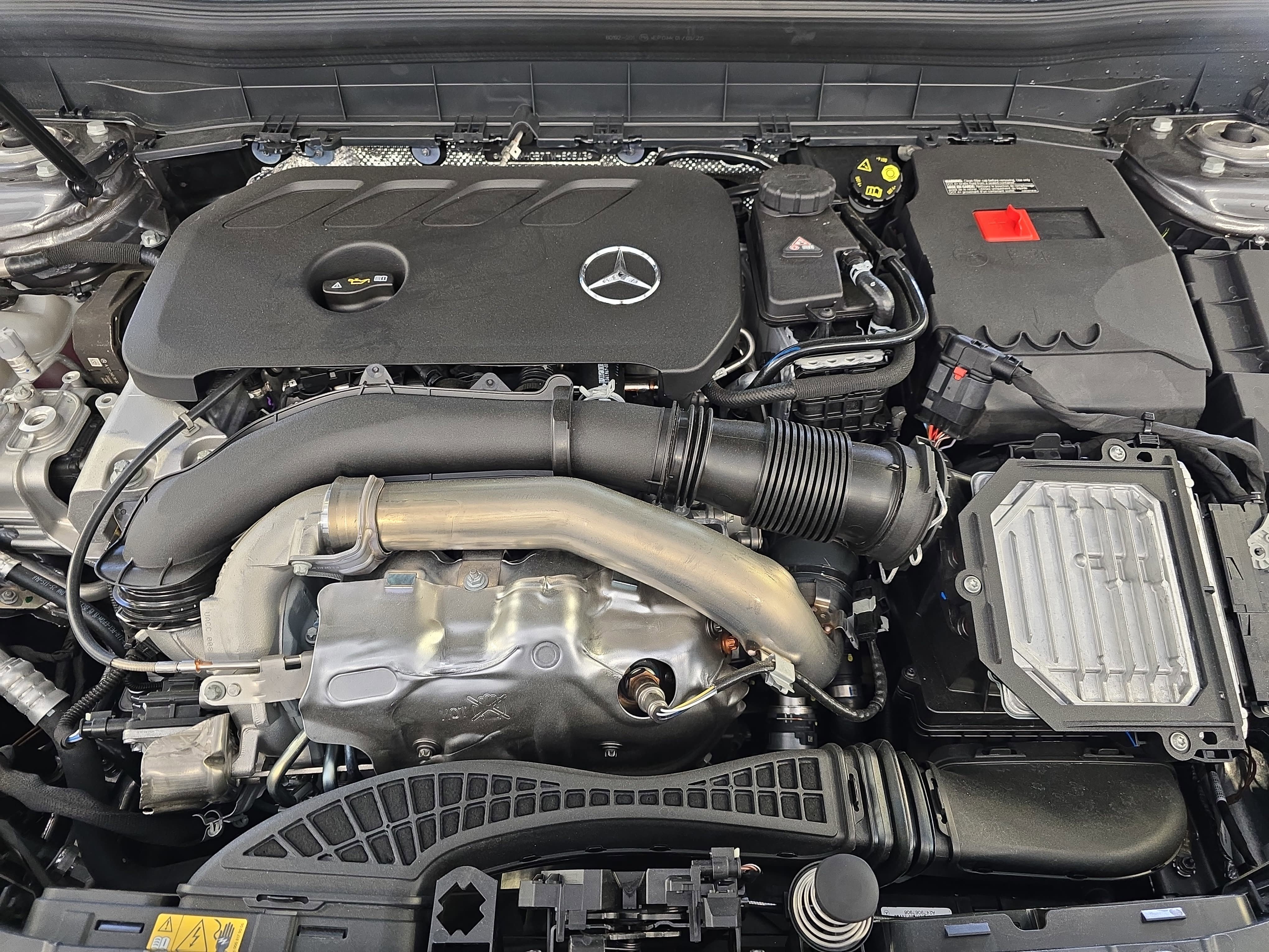 New 2026 Mountain Grey Metallic Mercedes-Benz GLB250 image 31