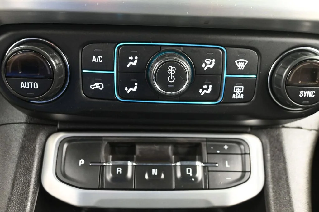 Used 2020 Black GMC SLT image 19