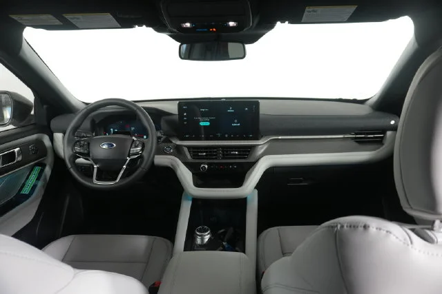 New 2027 Avalanche Gray Ford Platinum™ image 31
