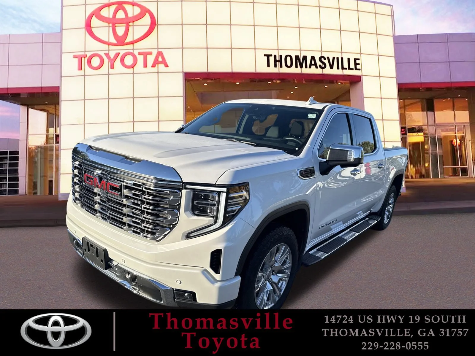 Used 2024 White Frost Tricoat GMC Denali image 1