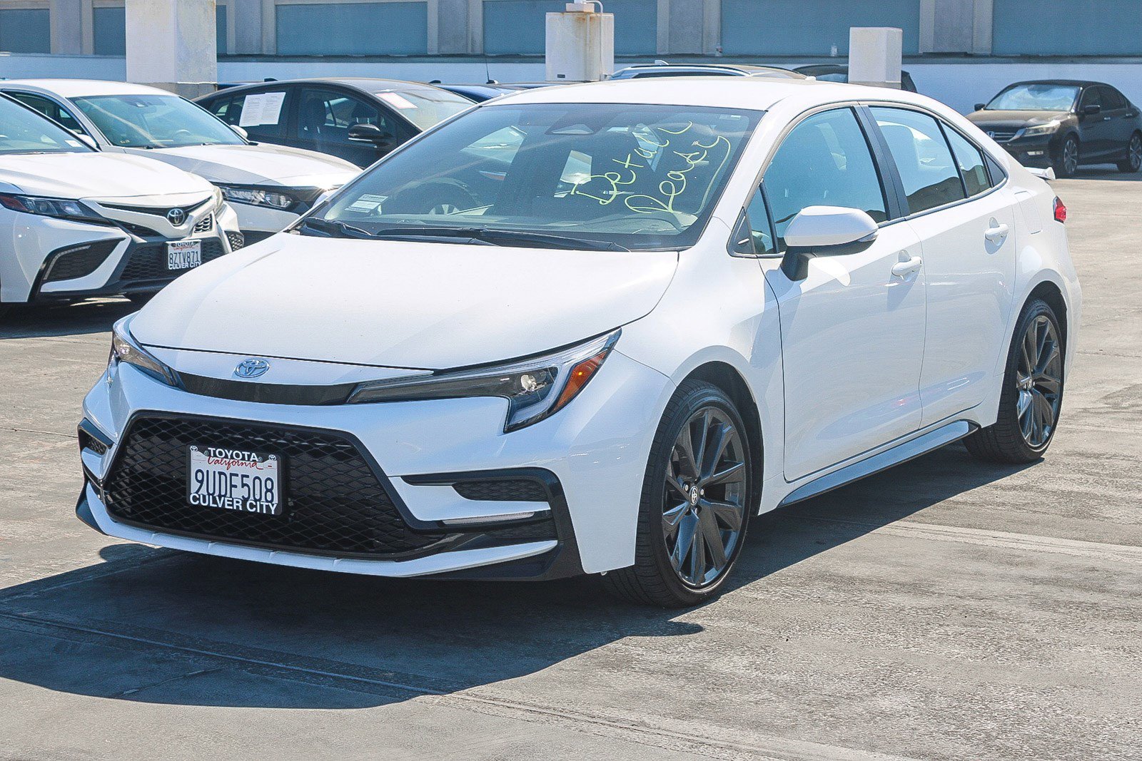 Used 2025 Ice Cap Toyota SE image 3
