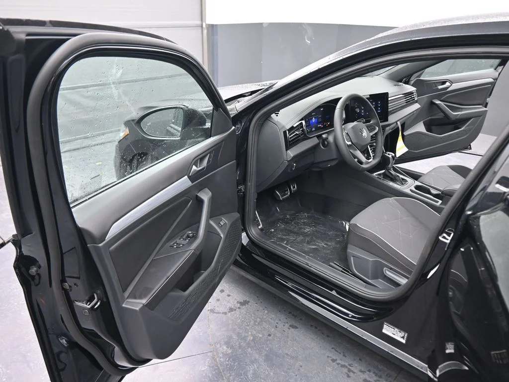 New 2026  Volkswagen 1.5T Sport image 39