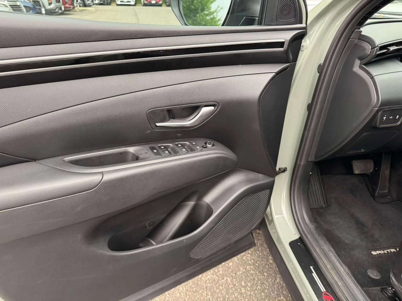 Used 2022 Sage Gray Hyundai SEL image 17