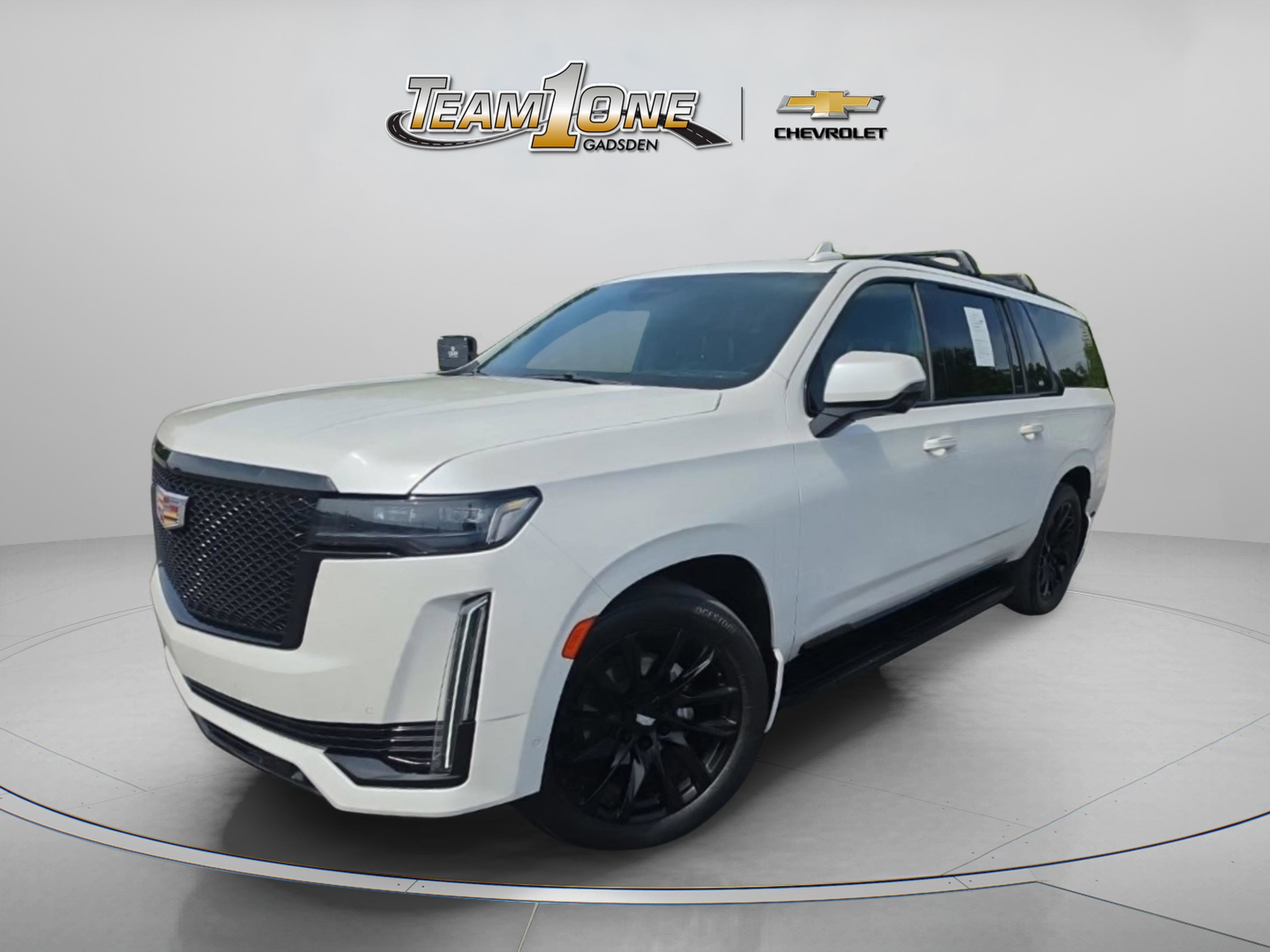 Used 2021 CRYSTAL WHITE TRICOAT Cadillac Sport Platinum image 3