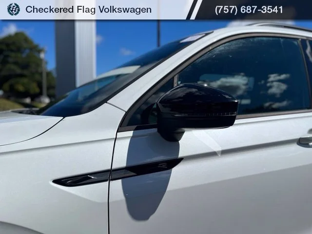 3VV8B7AX9RM117993