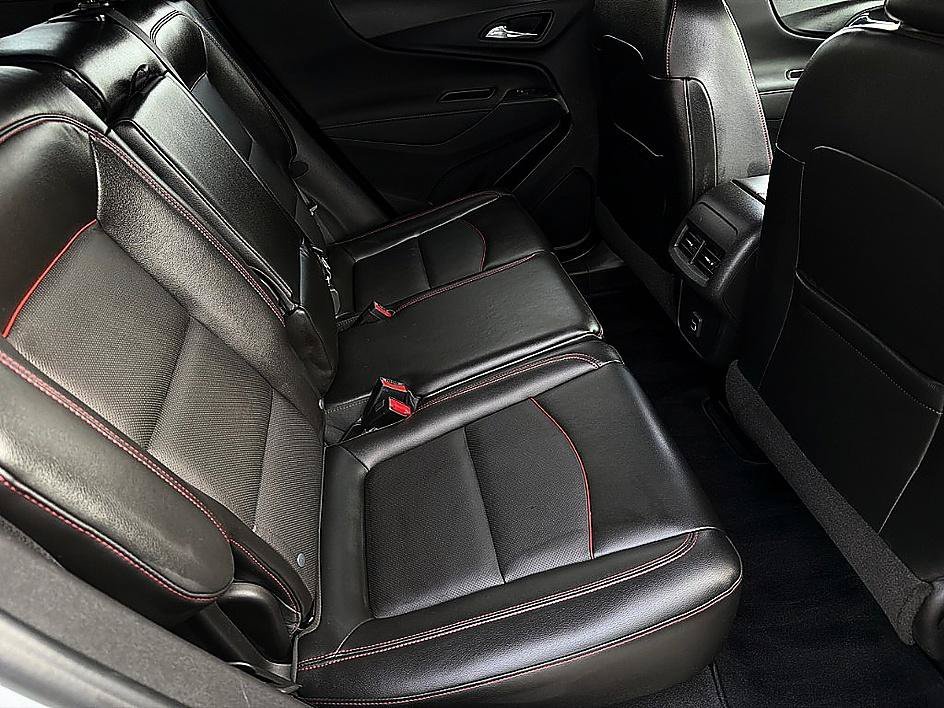 Used 2022 Silver Ice Metallic Chevrolet RS image 27
