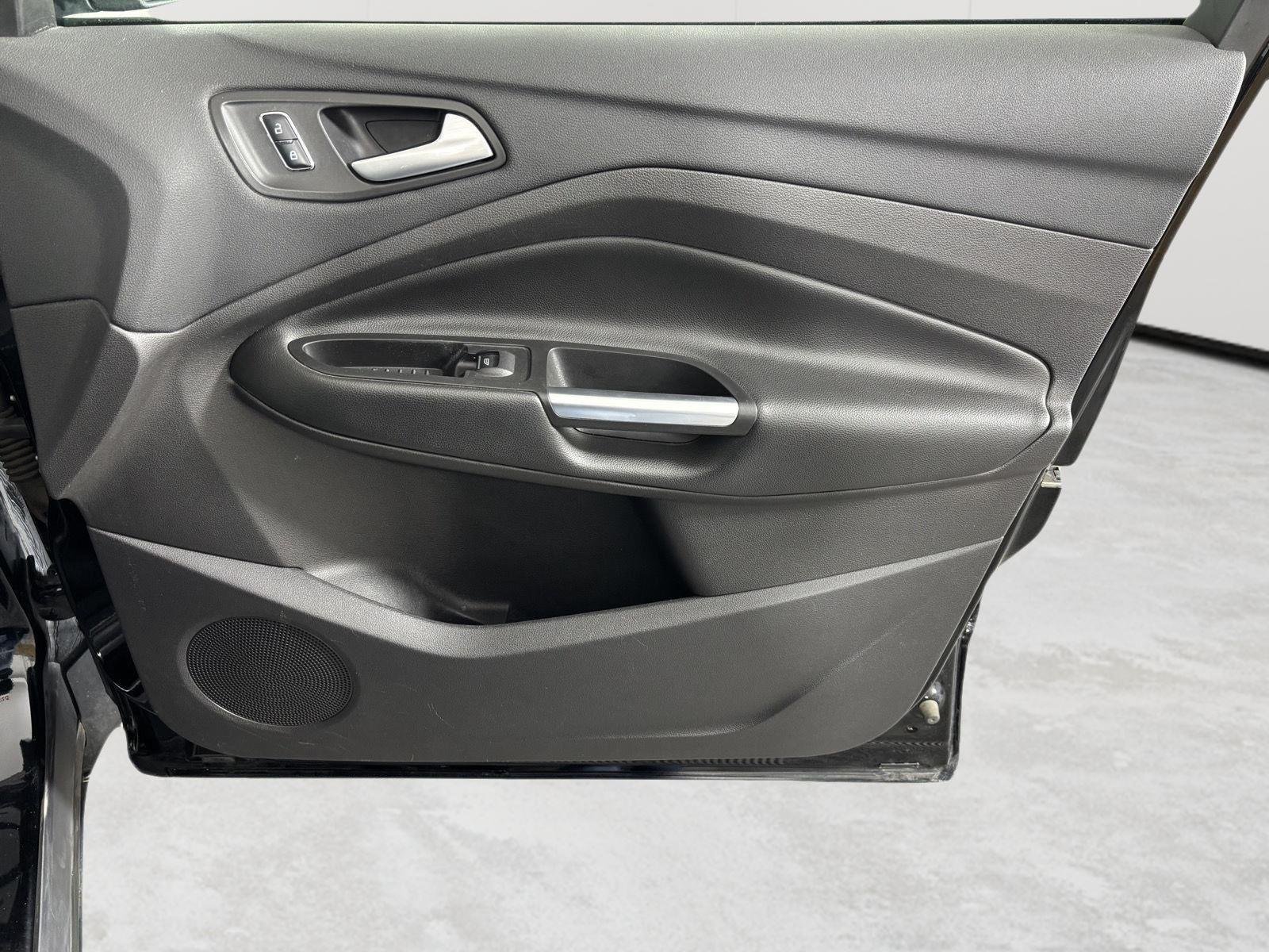 Used 2016 Shadow Black Ford SE image 24