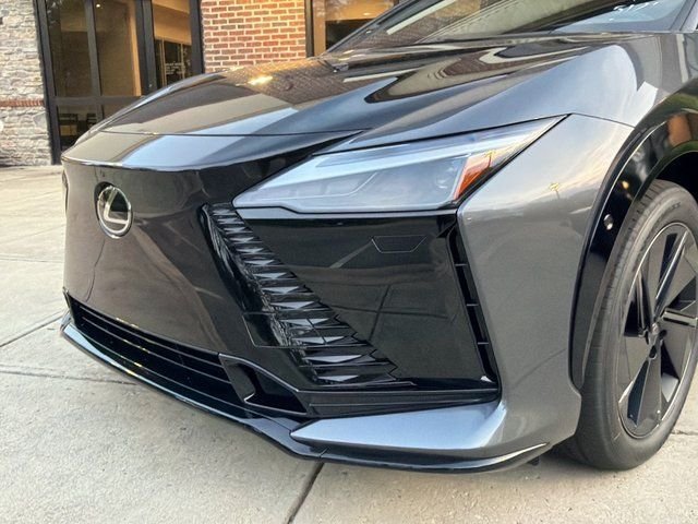 New 2026 Cloudburst Gray and Black Onyx Lexus  550e F SPORT AWD image 18