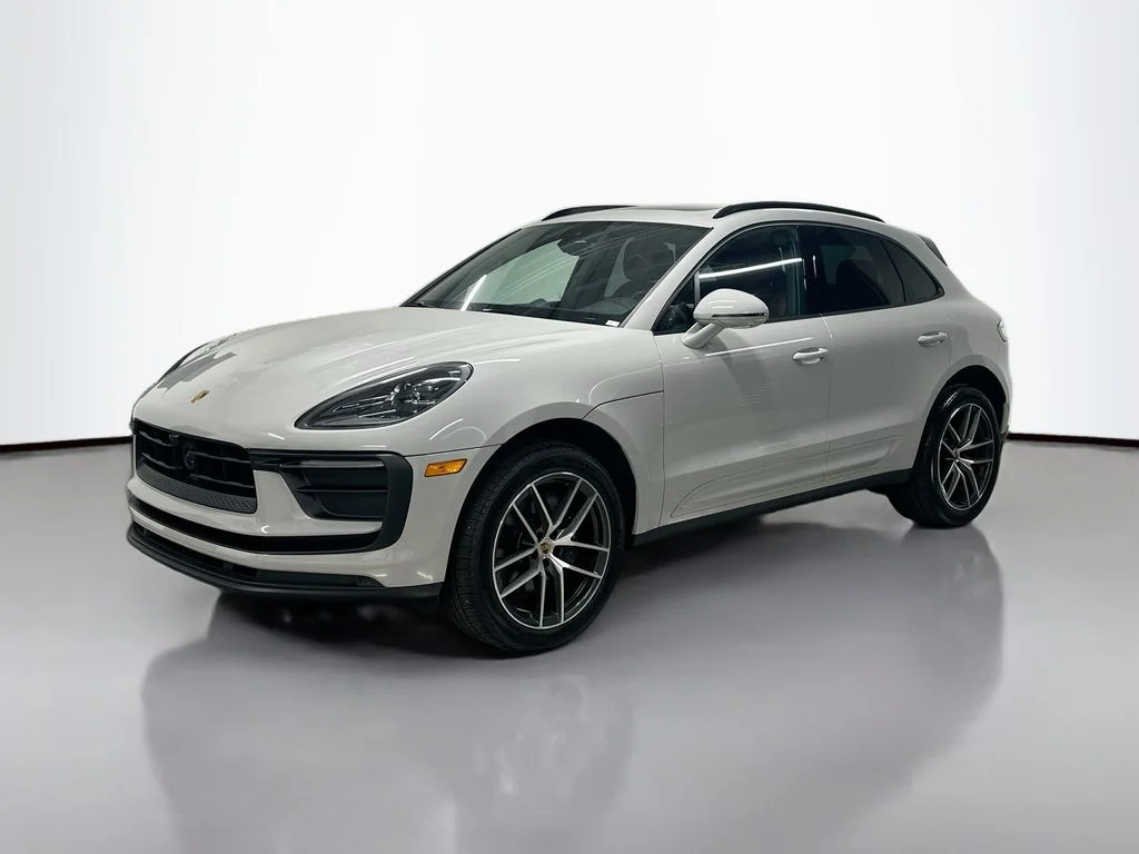 2026 Porsche Macan Base