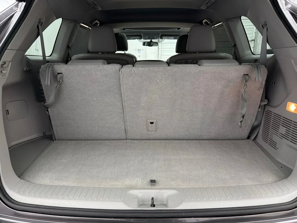 Used 2015 Gray Toyota Limited image 29