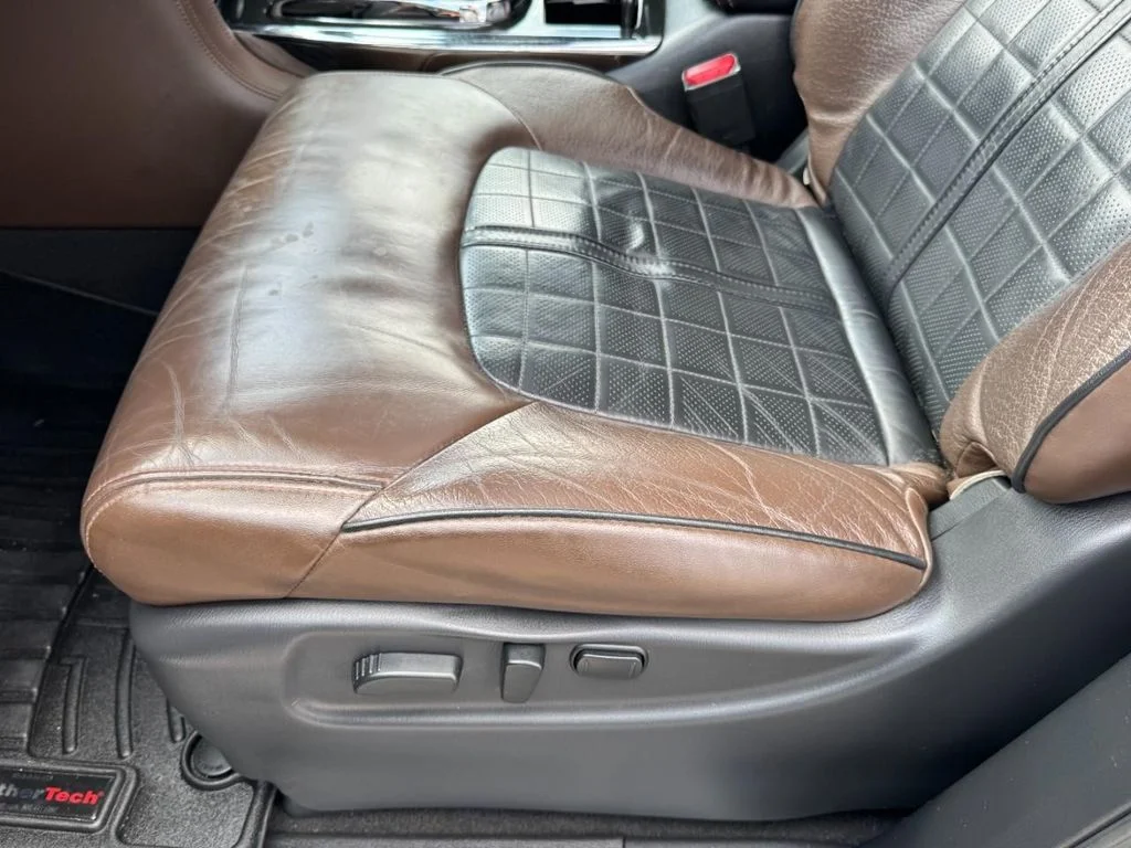 Used 2019 Black Nissan Platinum image 15