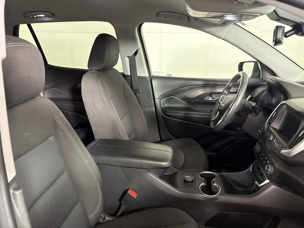 Used 2024 White GMC SLE image 20