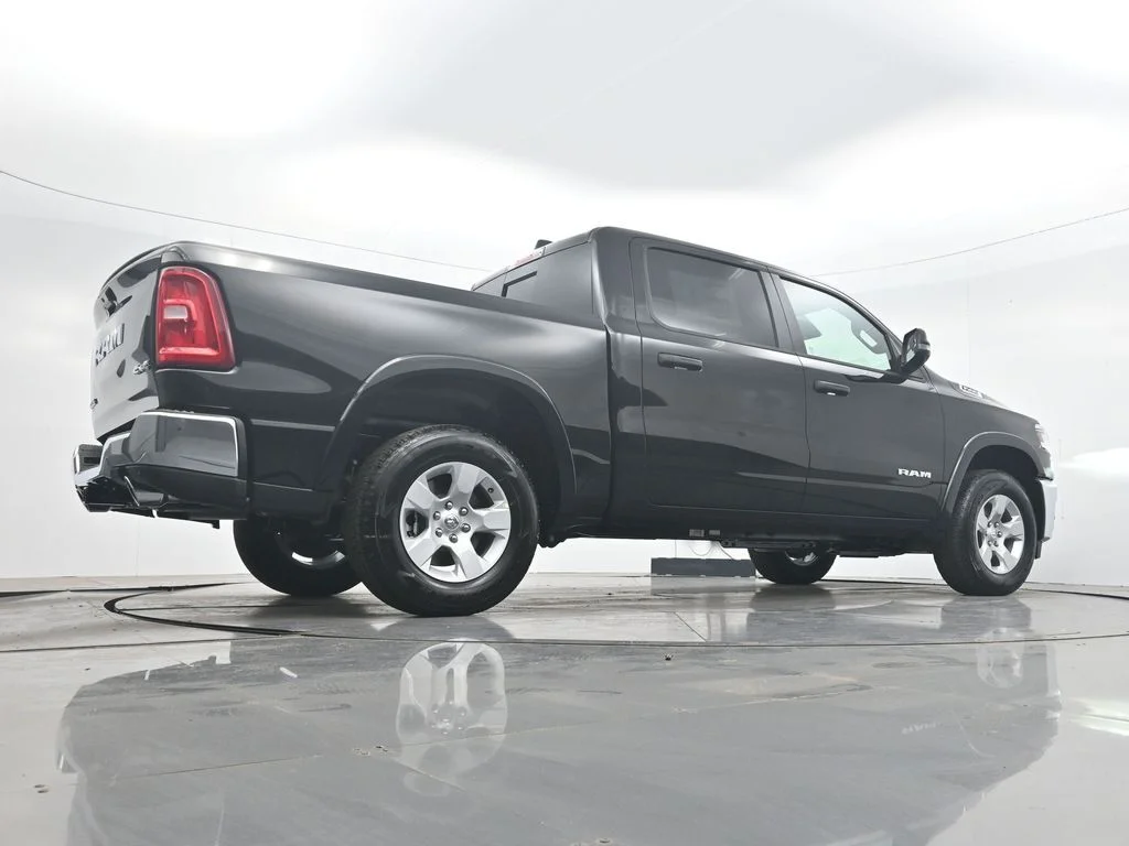 New 2026 Diamond Black Crystal Pearl-Coat Exterior Paint RAM Big Horn/Lone Star image 39