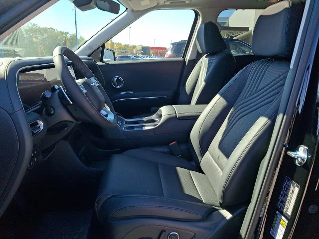 New 2027 Black Hyundai SEL Premium image 9