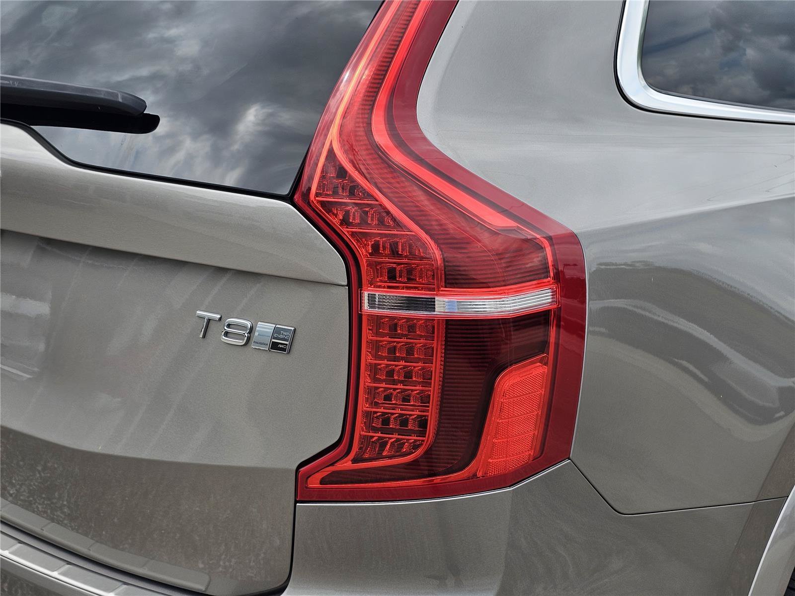 Used 2020 Birch Light Metallic Volvo Inscription image 9
