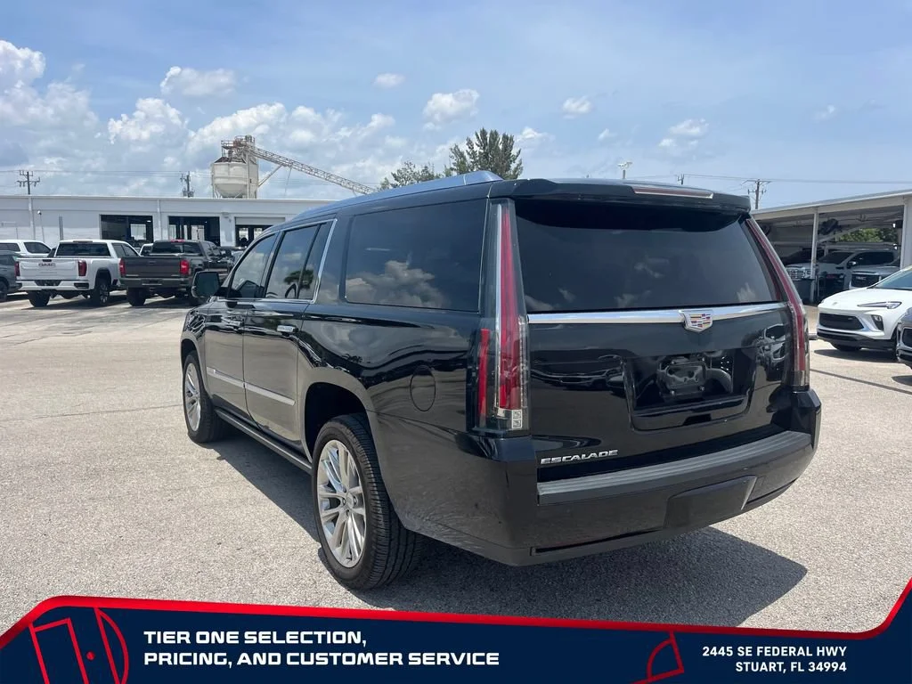 Used 2020 BLACK RAVEN Cadillac Premium Luxury image 7