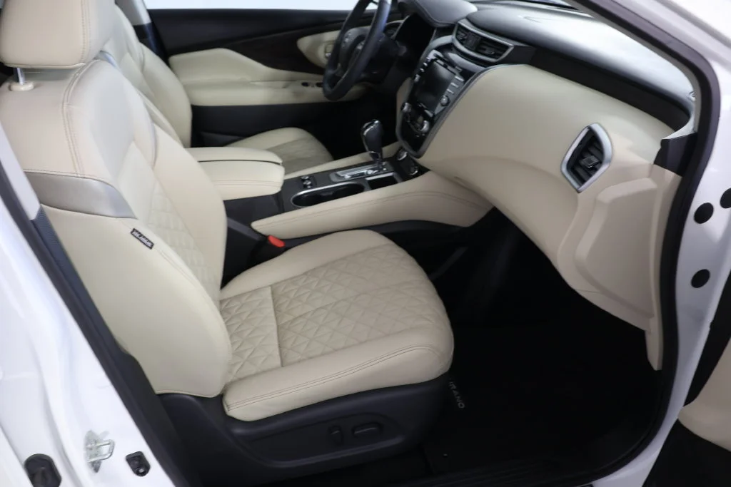 Used 2023 Pearl White Nissan Platinum image 23