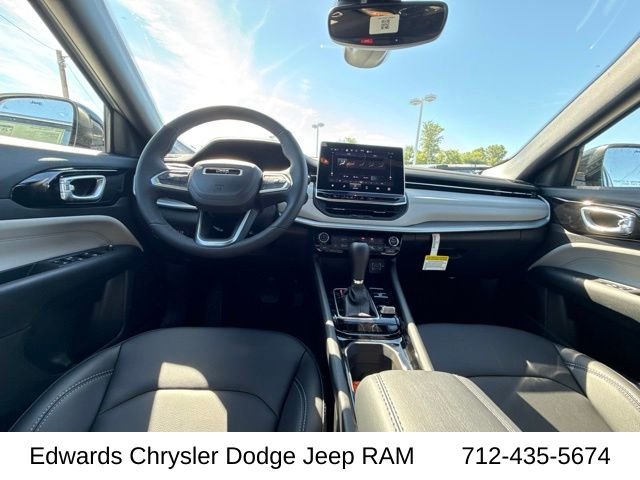 New 2026 Bright White Clear-Coat Exterior Paint Jeep Limited image 30