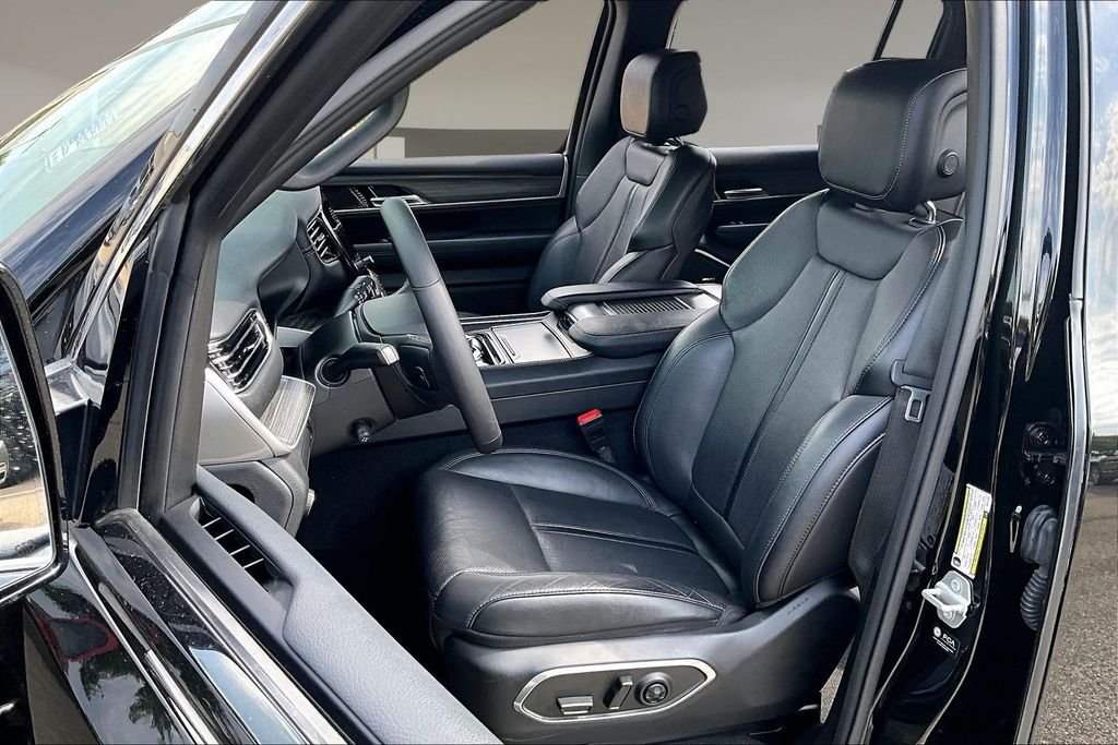 Used 2024 Black Jeep Series II image 27
