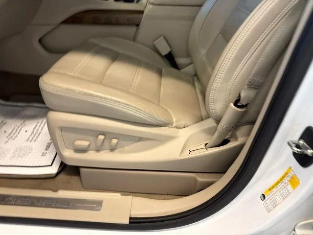 Used 2020 SUMMIT WHITE GMC Denali image 15
