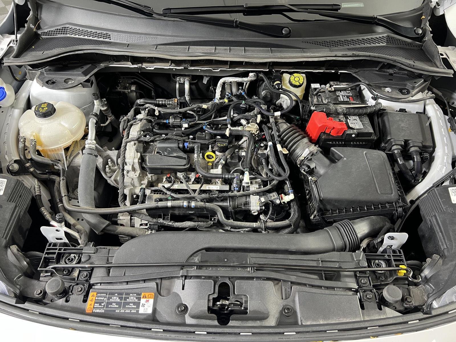 Used 2022 Wh Ford SE image 28