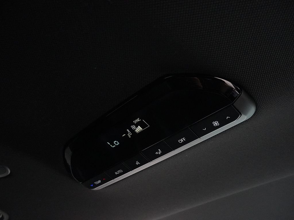 Used 2027 Black Kia S image 65