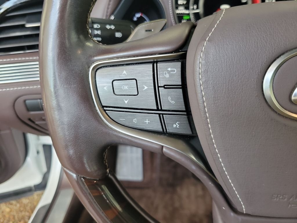 Used 2018 White Lexus 500 Base image 27