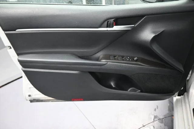 Used 2022 White Toyota SE image 21