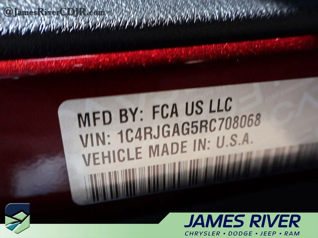 Used 2024 Red Jeep Laredo image 38