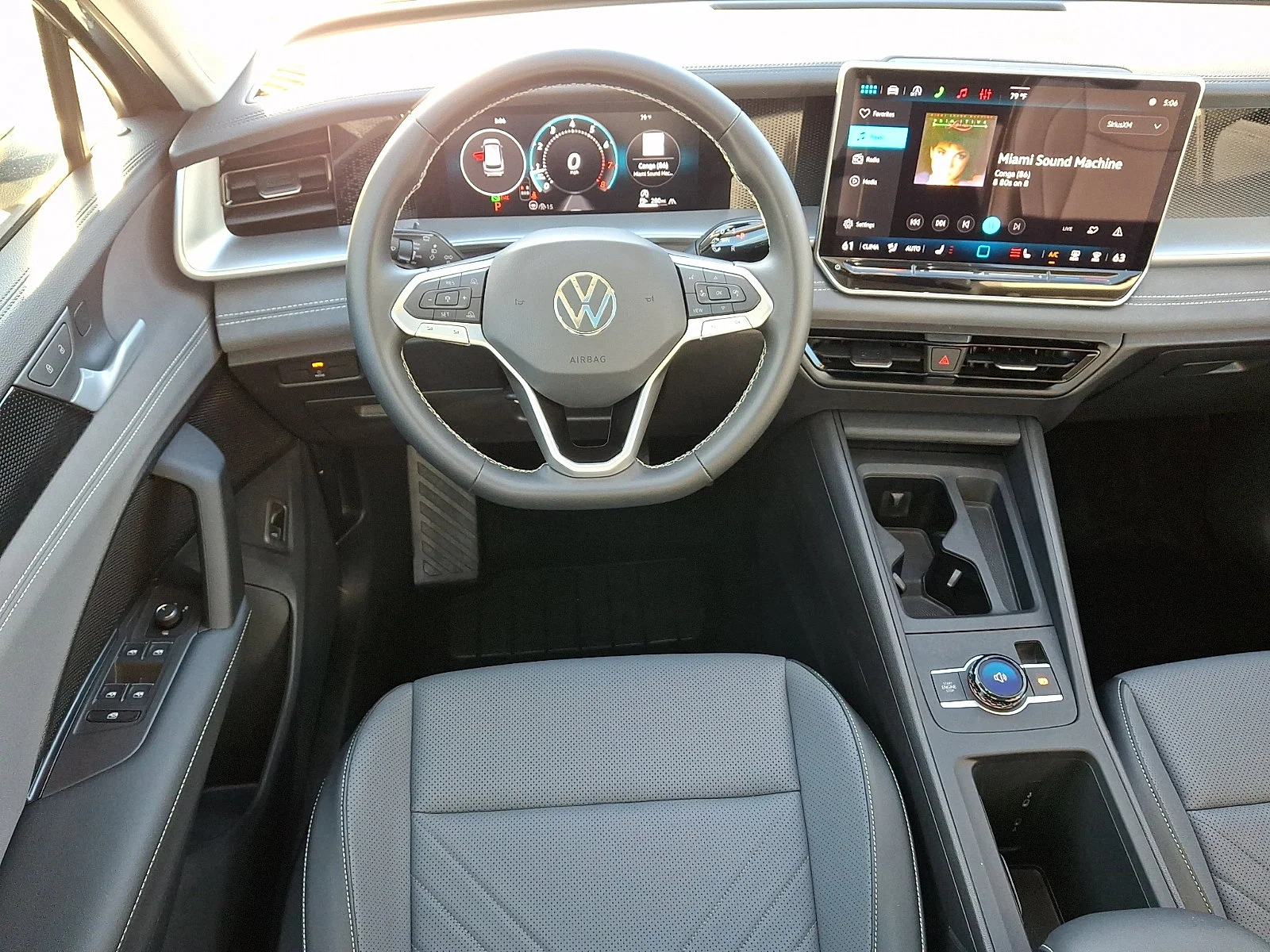 New 2026 Pyrite Silver Metallic - K2K2 Volkswagen SE image 11