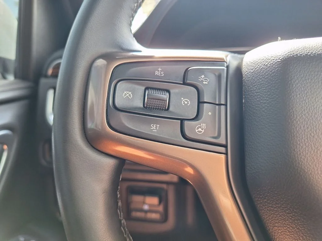 Used 2021 White Chevrolet High Country image 21