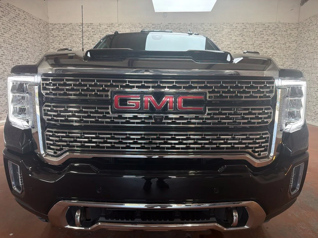Used 2023 Onyx Black GMC Denali image 2
