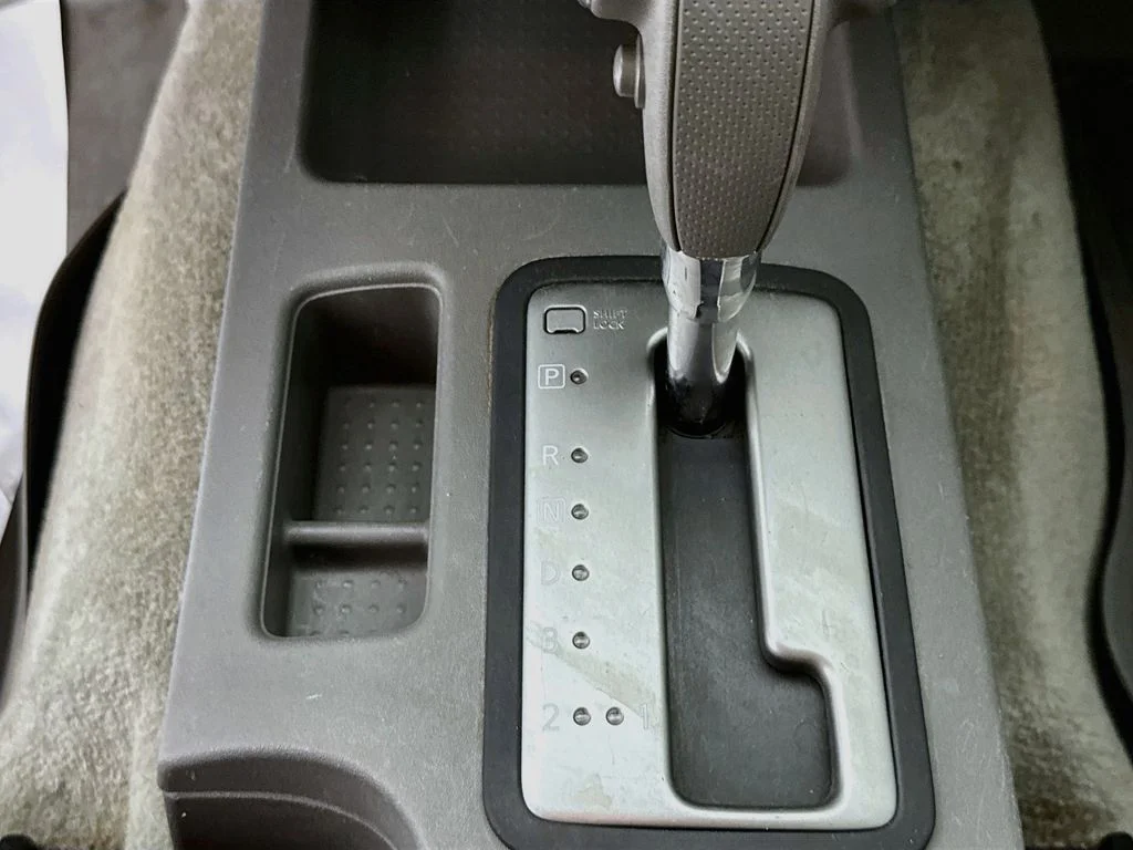 Used 2014 Glacier White Nissan SV image 19