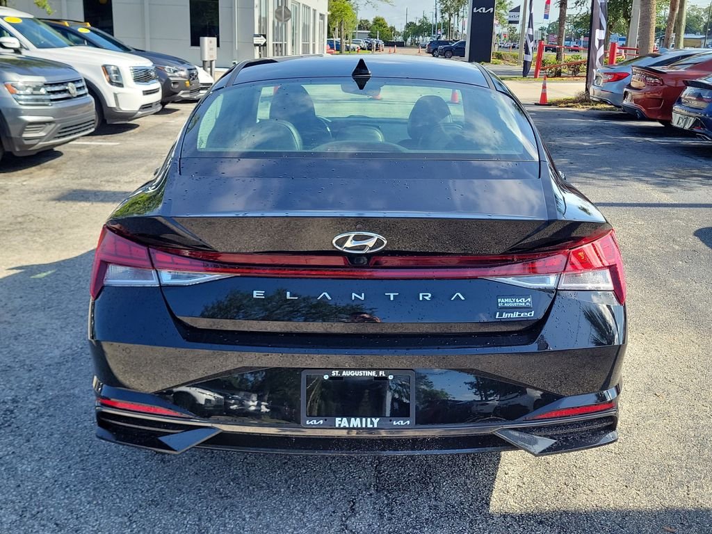 Used 2021 Black Hyundai Limited image 5
