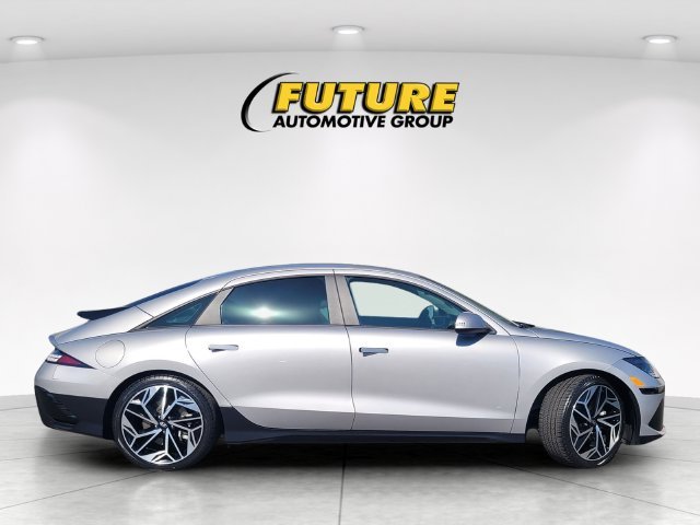 Certified Used 2023 Silver Hyundai SEL image 3