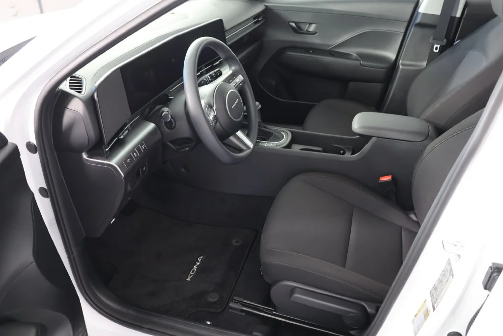 Used 2027 Atlas White Hyundai SE image 17