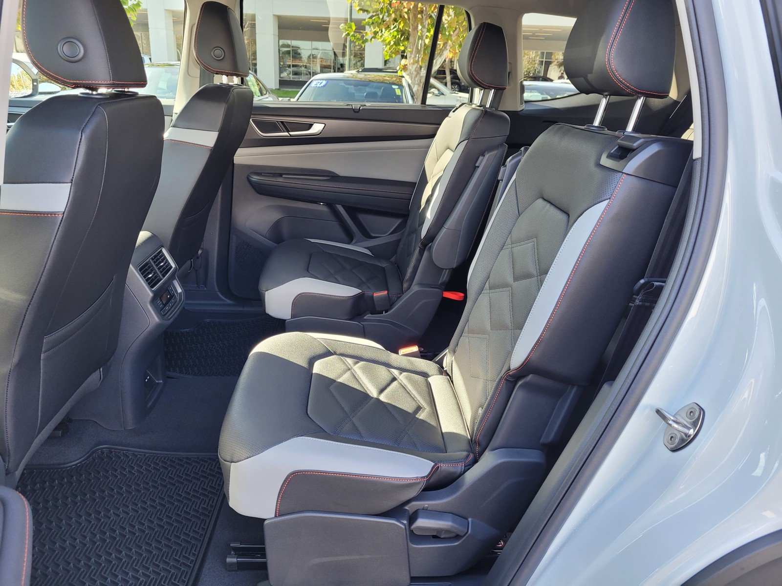 2025 Volkswagen Atlas Atlas Peak Edition - Photo 8