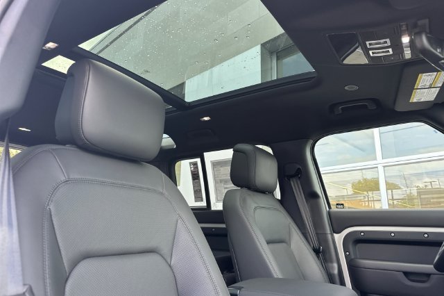 New 2026 Borasco Grey Land Rover X-Dynamic SE image 15