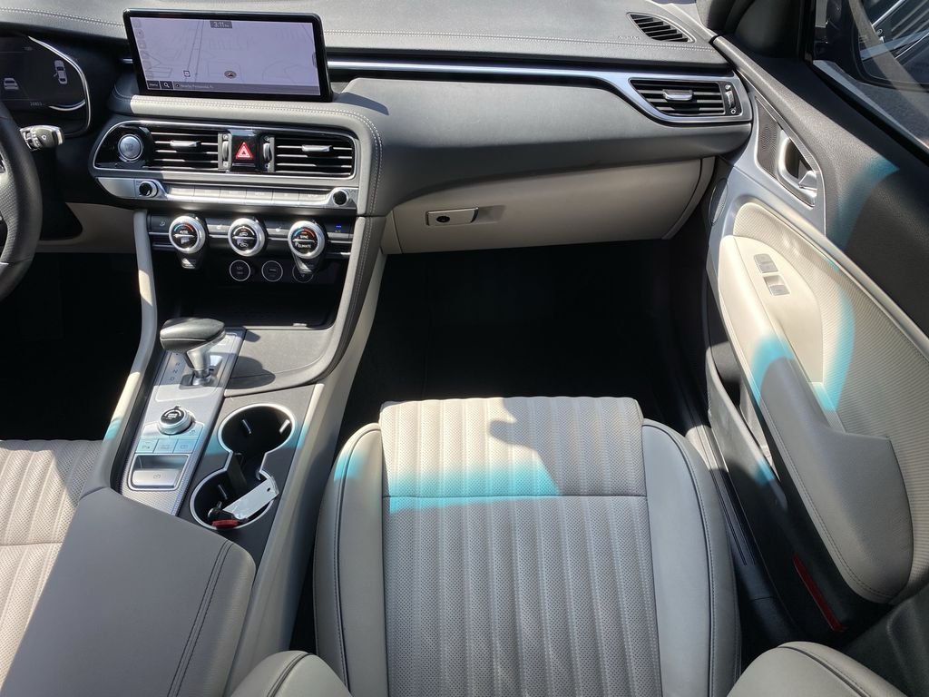 2022 GENESIS G70 Standard - Photo 16